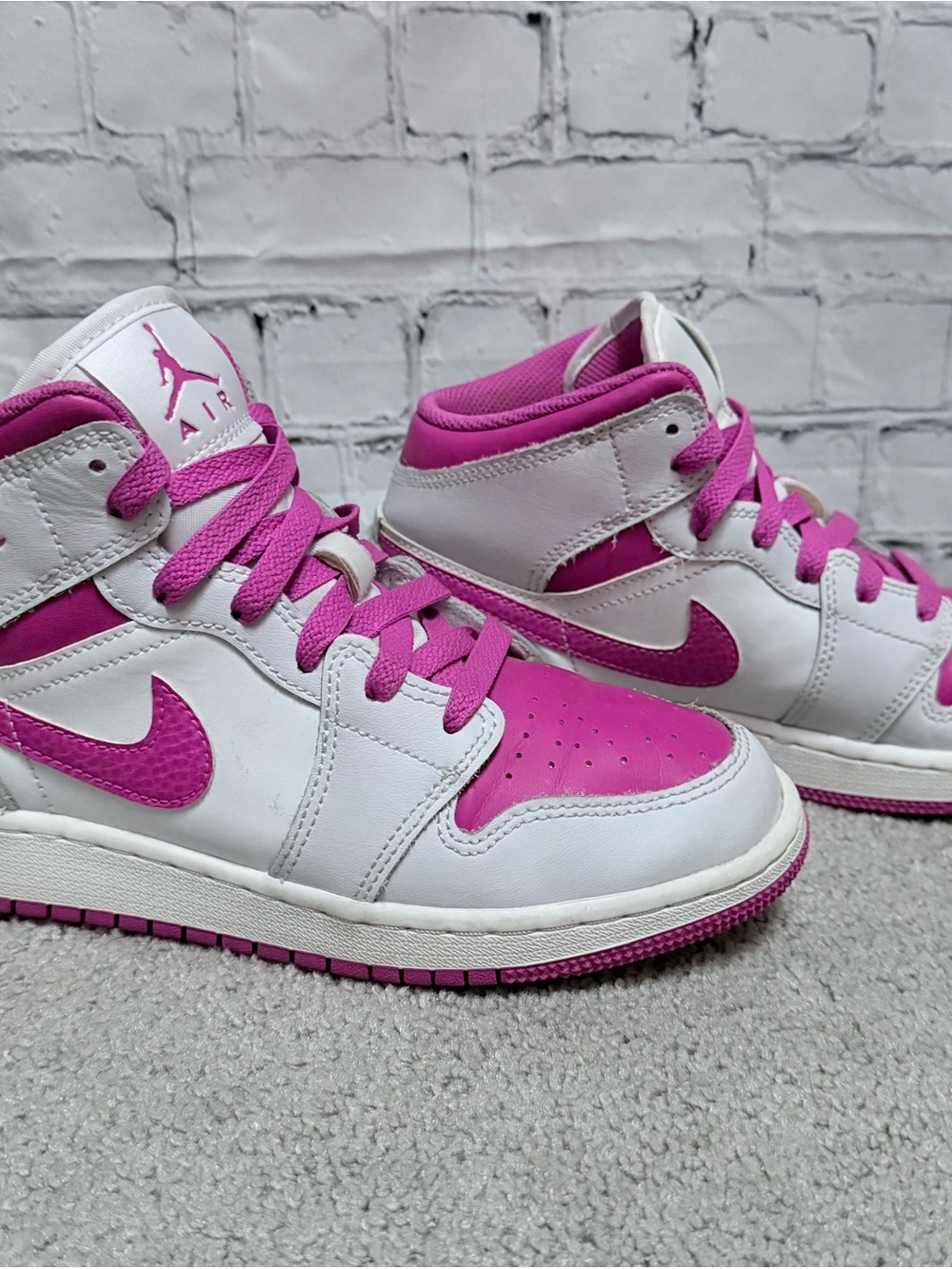 Nike Air Jordan 1 Mid Iris Whisper & Fire Pink-white